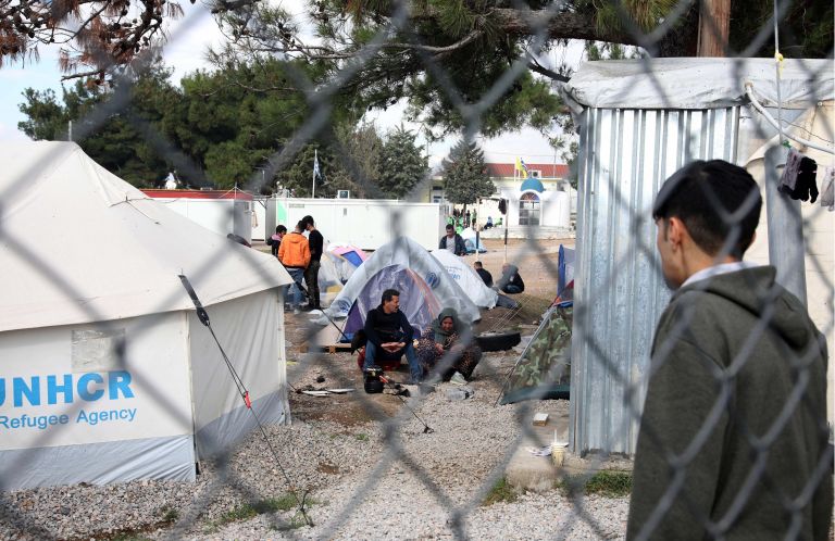 Θετική σε κορωνοϊό 28χρονη Αφγανή λεχώνα