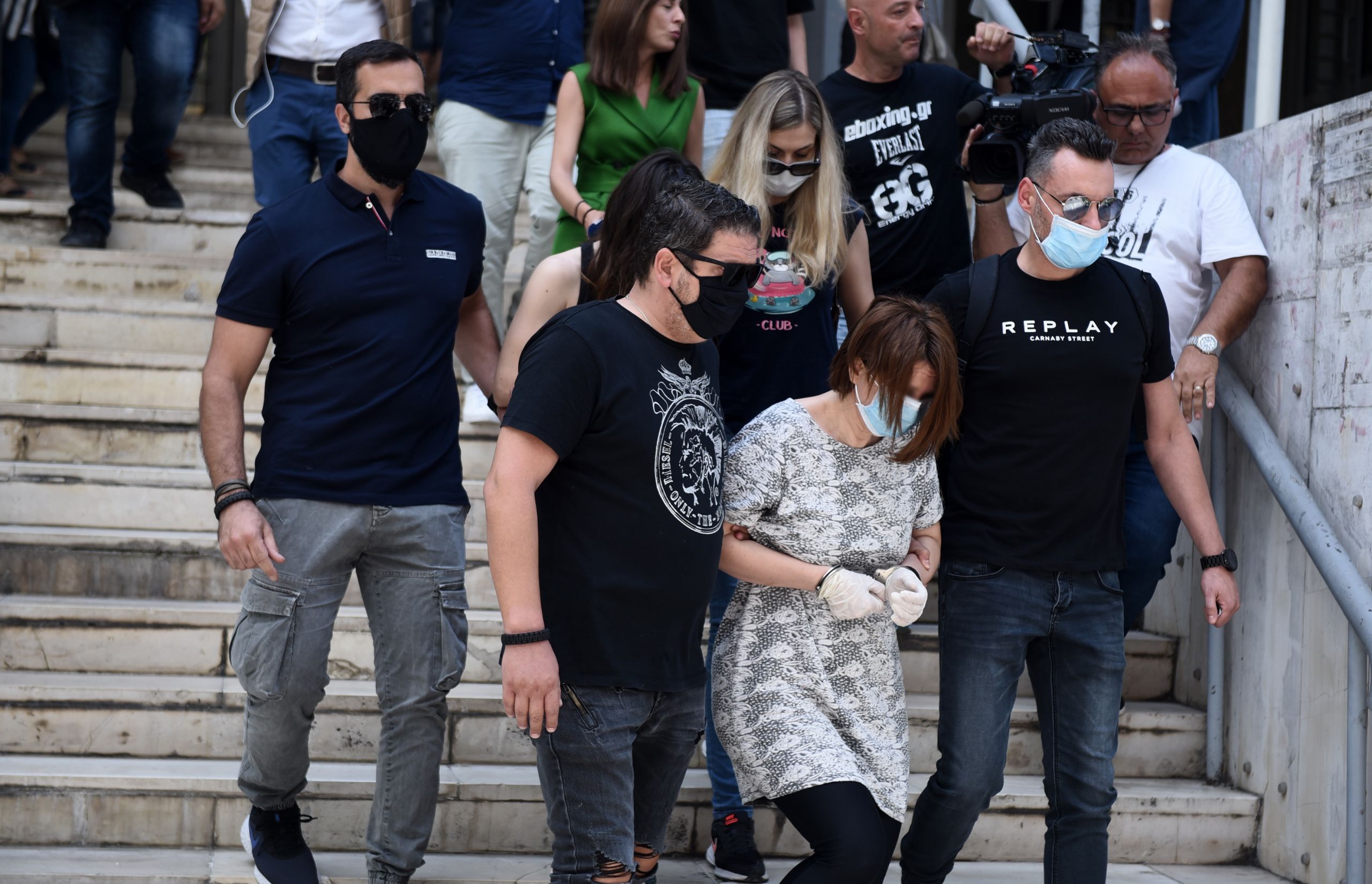 Δολοφονία 49χρονου στον Εύοσμο: Ανθρωποκτονία από πρόθεση για μητέρα και κόρη