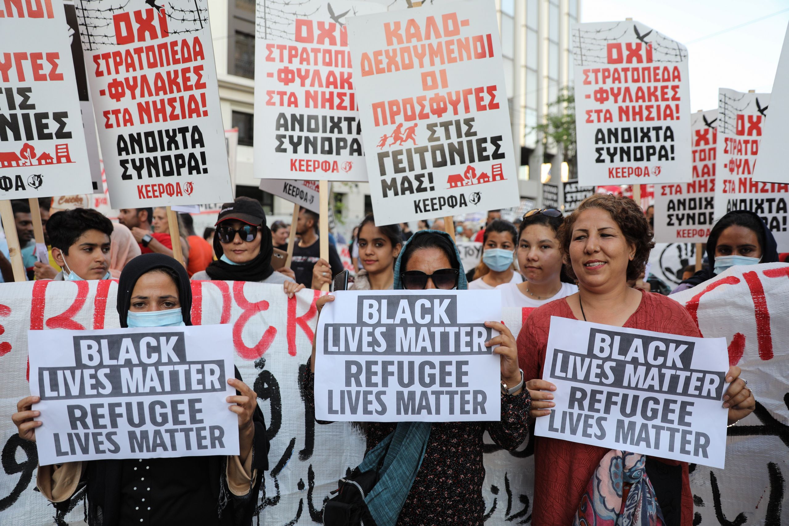 Αντιρατσιστικά συλλαλητήρια: «Black Lives Matter» και «Καλοδεχούμενοι οι πρόσφυγες» τα συνθήματα