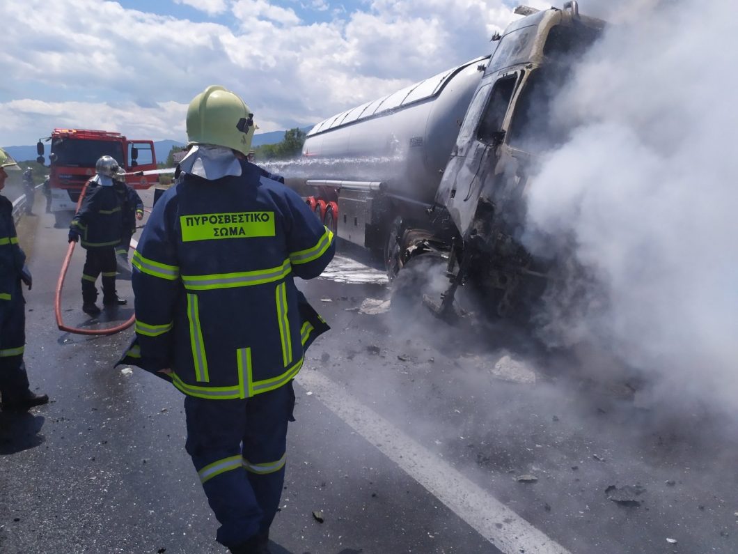 Βυτιοφόρο Πιερία: Πέθανε ο οδηγός του οχήματος που κάηκε στην εθνική οδό Αθηνών – Θεσσαλονίκης