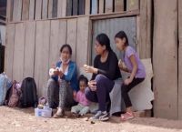 Περού: H συγκινητική ιστορία μάνας που περπάτησε 600 χλμ. με τα παιδιά της για να γλιτώσουν τον κορωνοϊό Περού: H συγκινητική ιστορία μάνας που περπάτησε 600 χλμ. με τα παιδιά της για να γλιτώσουν τον κορωνοϊό