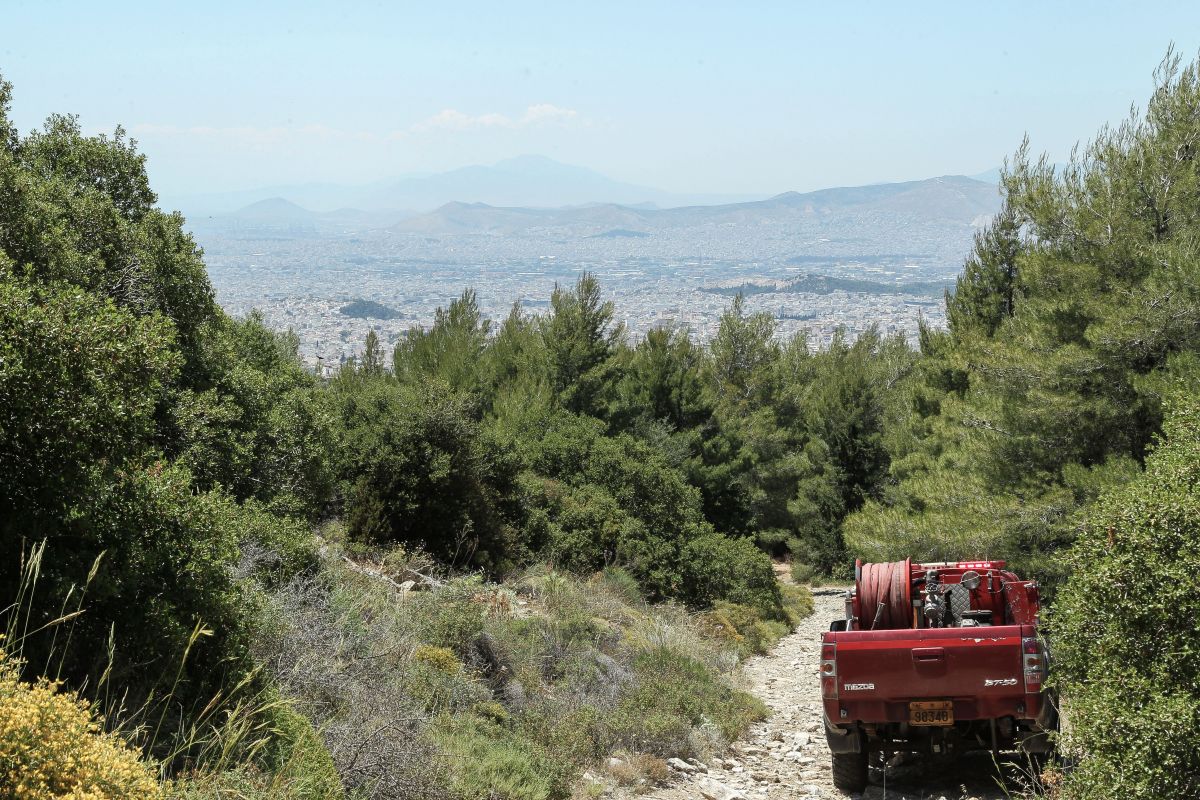 Υμηττός: Κανένα ίχνος του αγνοούμενου – Ψάχνουν και με drone την περιοχή