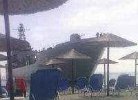 Πιερία αρματαγωγό: Σε beach bar έκανε την εμφάνισή του πολεμικό πλοίο Πιερία αρματαγωγό: Σε beach bar έκανε την εμφάνισή του πολεμικό πλοίο