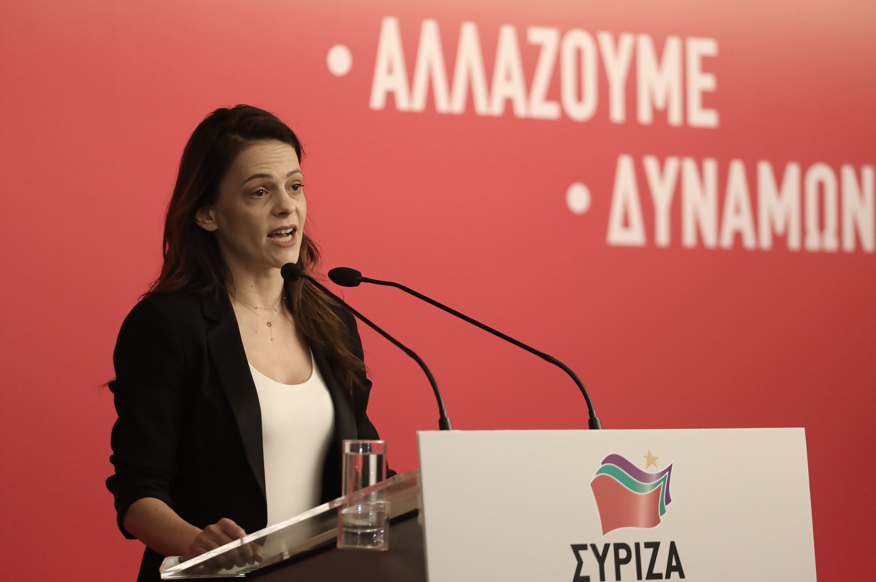 Έφη Αχτσιόγλου: «Ντράπηκε και η ντροπή με τις “νέες” ανακοινώσεις»