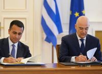 Ούνα φάτσα, ούνα ράτσα