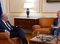 Νίκος Δένδιας: Συνάντηση με τον Ρώσο πρέσβη στην Αθήνα