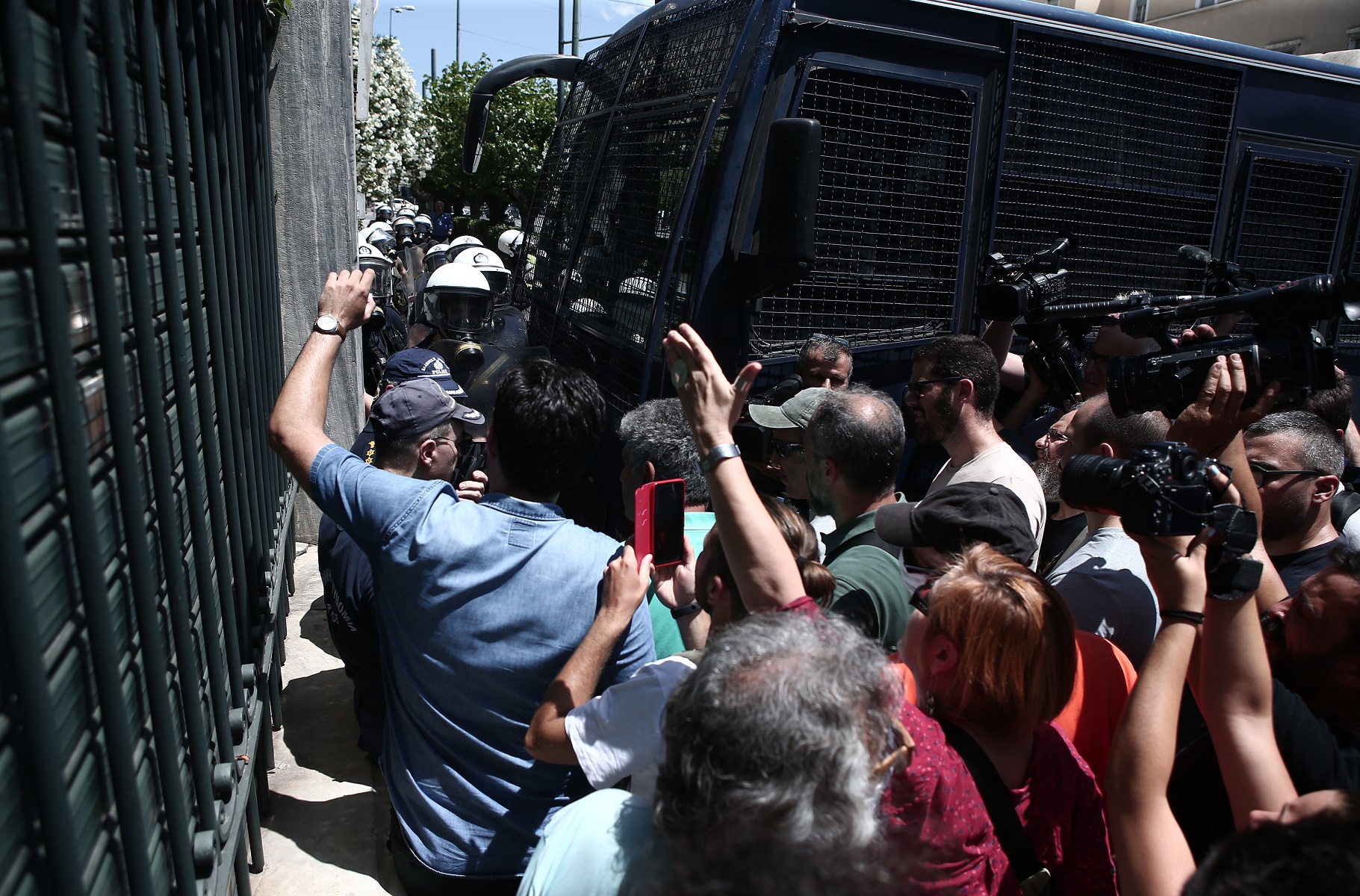 Ένταση στο πανεκπαιδευτικό συλλαλητήριο στο κέντρο της Αθήνας