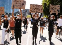 Τζορτζ Φλόιντ: Η διεθνής κοινότητα στο πλευρό των Αμερικανών διαδηλωτών