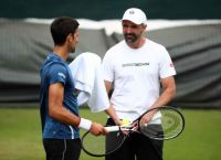 Θετικός στον κορωνοϊό και ο προπονητής του Τζόκοβιτς