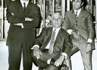 Τζέιμς Πάρις: Ο άνθρωπος που έφερε τις υπερπαραγωγές στην Ελλάδα Τζέιμς Πάρις: Ο άνθρωπος που έφερε τις υπερπαραγωγές στην Ελλάδα