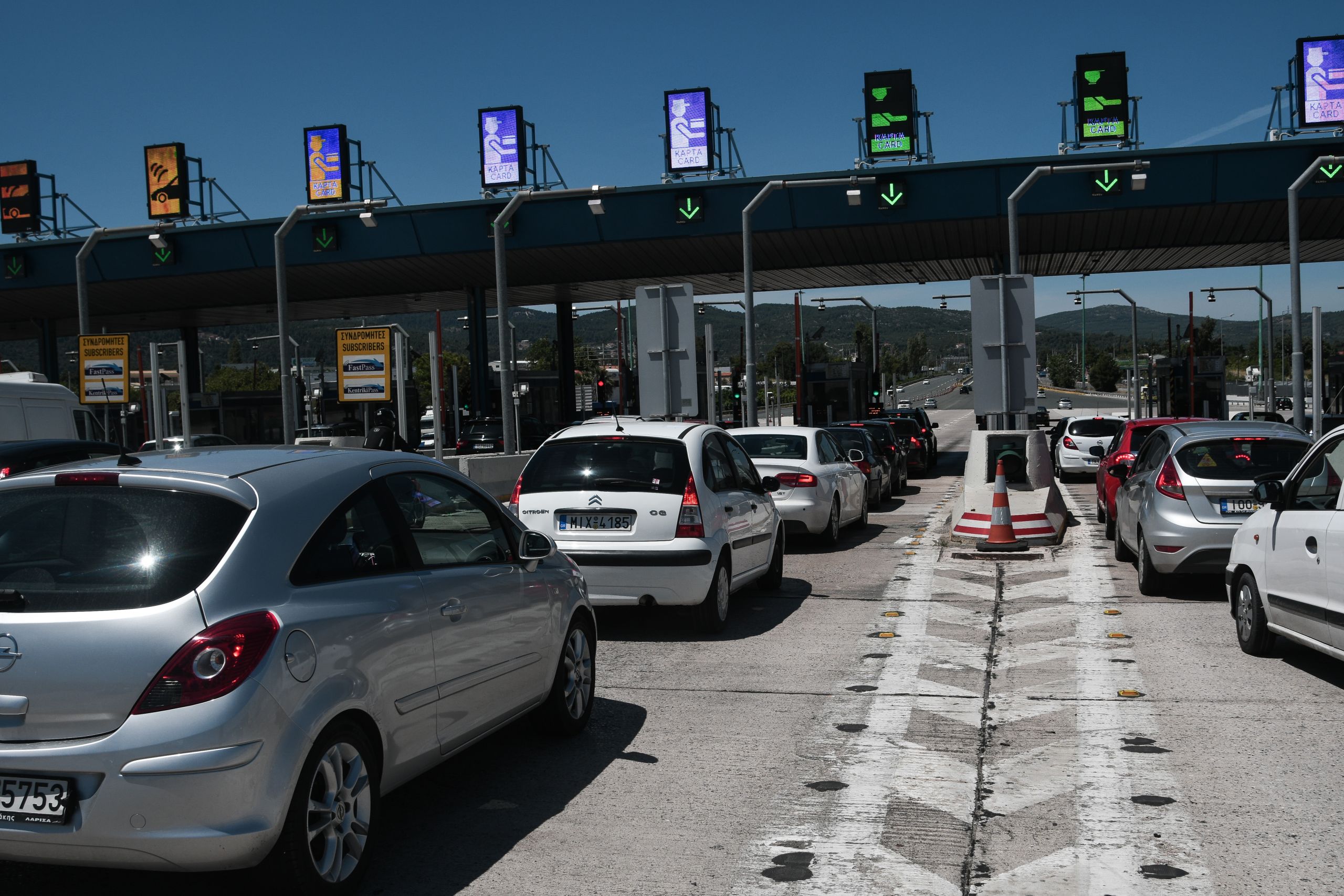 Τριήμερο Αγίου Πνεύματος: Ξεκίνησε η έξοδος των εκδρομέων