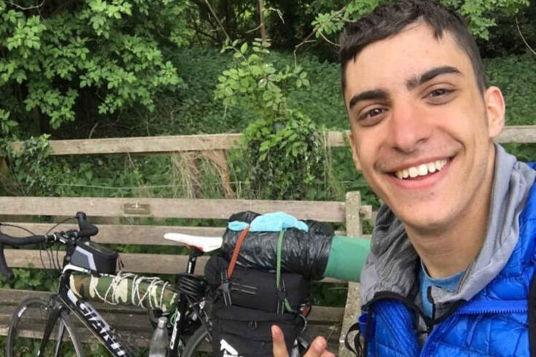 Κλέων Παπαδημητρίου: Ο 20χρονος που ταξίδεψε με ποδήλατο από τη Σκωτία στην Ελλάδα εν μέσω πανδημίας