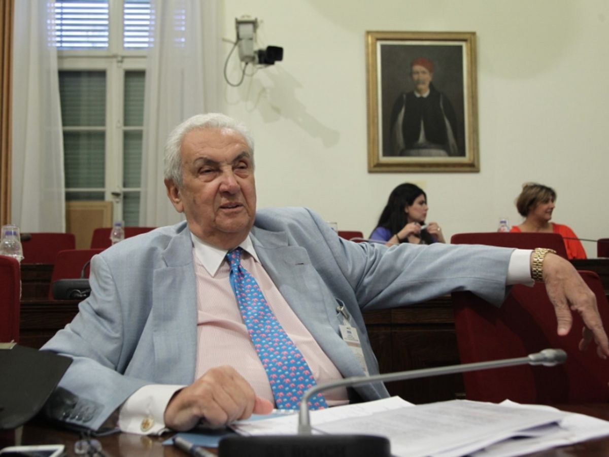 Ο Δημήτρης Κοντομηνάς σε διαφήμιση του 1975
