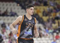 Ολυμπιακός Λευτέρης Μαντζούκας: Διαψεύδει τη συμφωνία με τον 17χρονο φόργουορντ