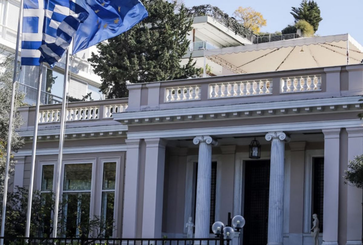Αυτή είναι η Εύα που λύνει και δένει στο Μέγαρο Μαξίμου