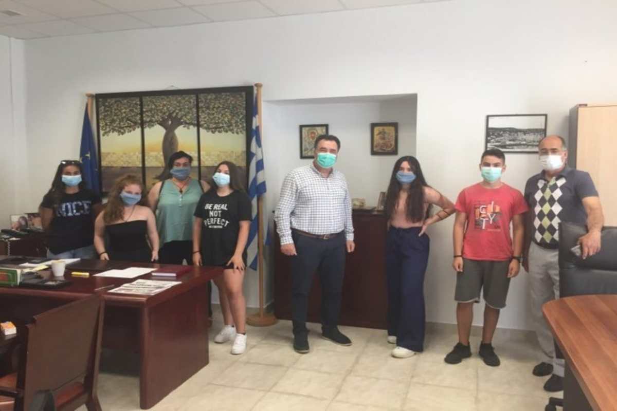Μυτιλήνη μαθητές: Τα χρήματα της εκδρομής έγιναν μάσκες για το νοσοκομείο