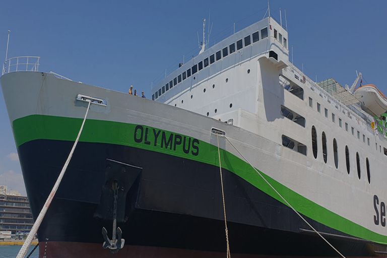 Ρέθυμνο: Προσέκρουσε στο λιμάνι το πλοίο «Olympus» [pics]