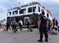 Blue Star Delos κορωνοϊός: Στον Πειραιά το πλοίο με τη Γαλλίδα που είναι θετική – Σε καραντίνα οι μαθητές Blue Star Delos κορωνοϊός: Στον Πειραιά το πλοίο με τη Γαλλίδα που είναι θετική – Σε καραντίνα οι μαθητές