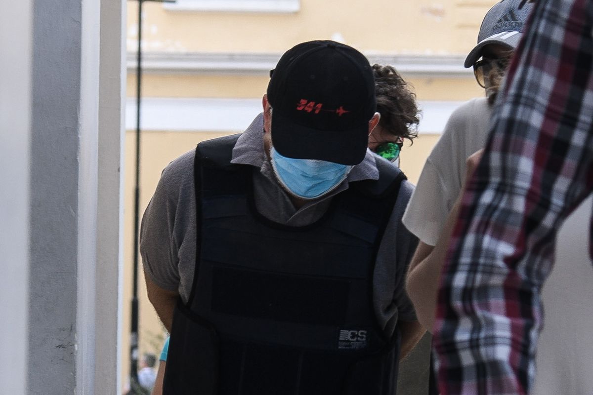 Ψευτογιατρός Ξυλόκαστρο: Τι λένε οι συγχωριανοί του