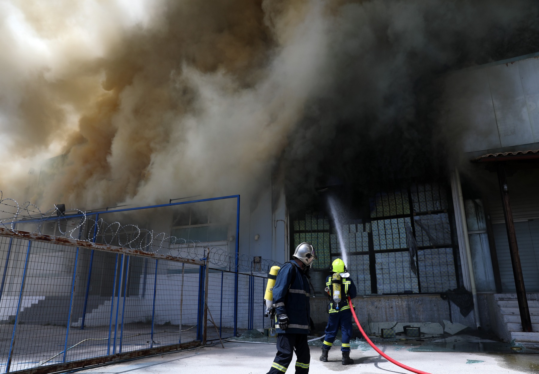 Φωτιά τώρα: Πυρκαγιά έχει ξεσπάσει σε εργοστάσιο στον Ασπρόπυργο