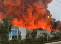 Καλιφόρνια: Μεγάλη πυρκαγιά ξέσπασε σε αποθήκη της Amazon