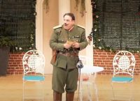 Ο Κλέαρχος, η Μαρίνα και ο κοντός Χάρης Ρώμας: Έκλεισαν οι ηθοποιοί της θεατρικής παράστασης Ο Κλέαρχος, η Μαρίνα και ο κοντός Χάρης Ρώμας: Έκλεισαν οι ηθοποιοί της θεατρικής παράστασης