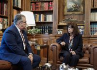 Δημήτρης Κουτσούμπας συνάντηση με Κατερίνα Σακελλαροπούλου: Θέμα συζήτησης τα ελληνοτουρκικά και η οικονομία Δημήτρης Κουτσούμπας συνάντηση με Κατερίνα Σακελλαροπούλου: Θέμα συζήτησης τα ελληνοτουρκικά και η οικονομία