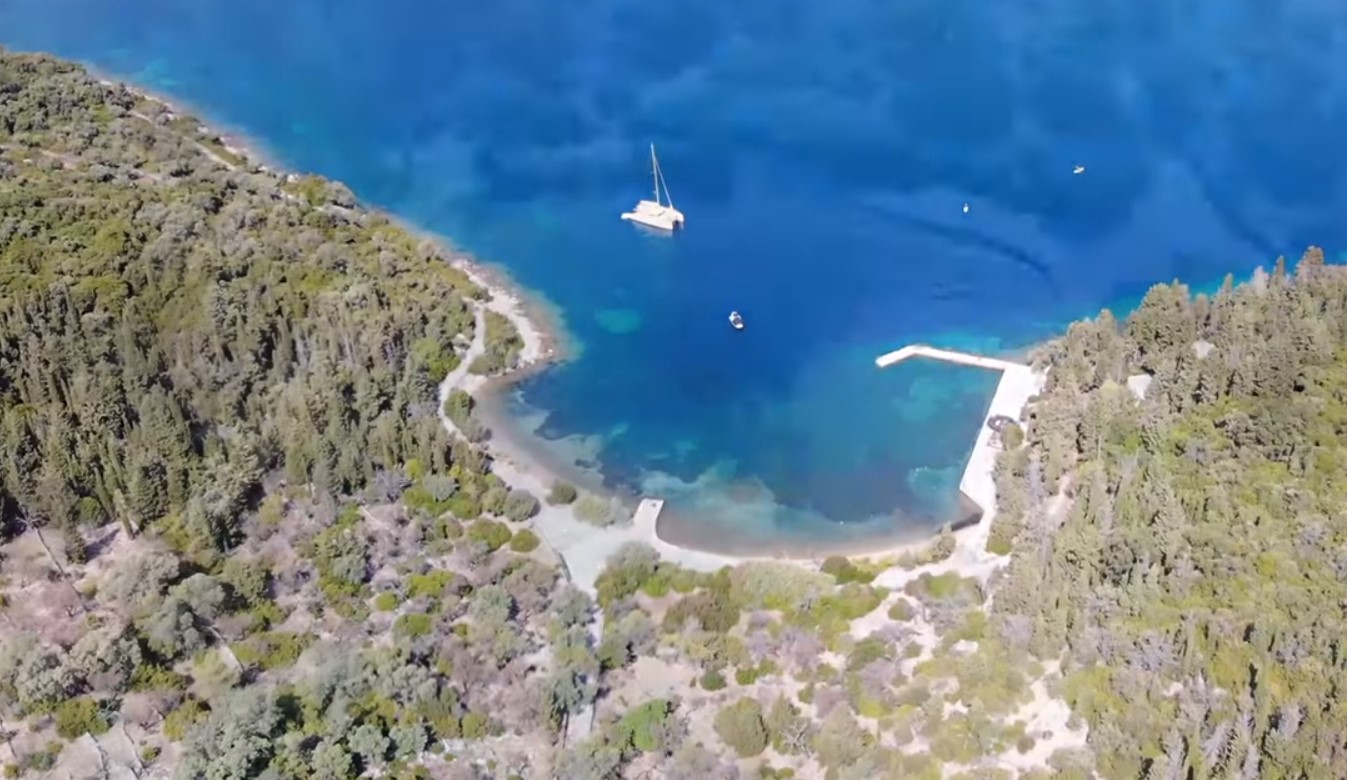 Αυτό είναι το άγνωστο νησί του Ωνάση εκτός από τον Σκορπιό
