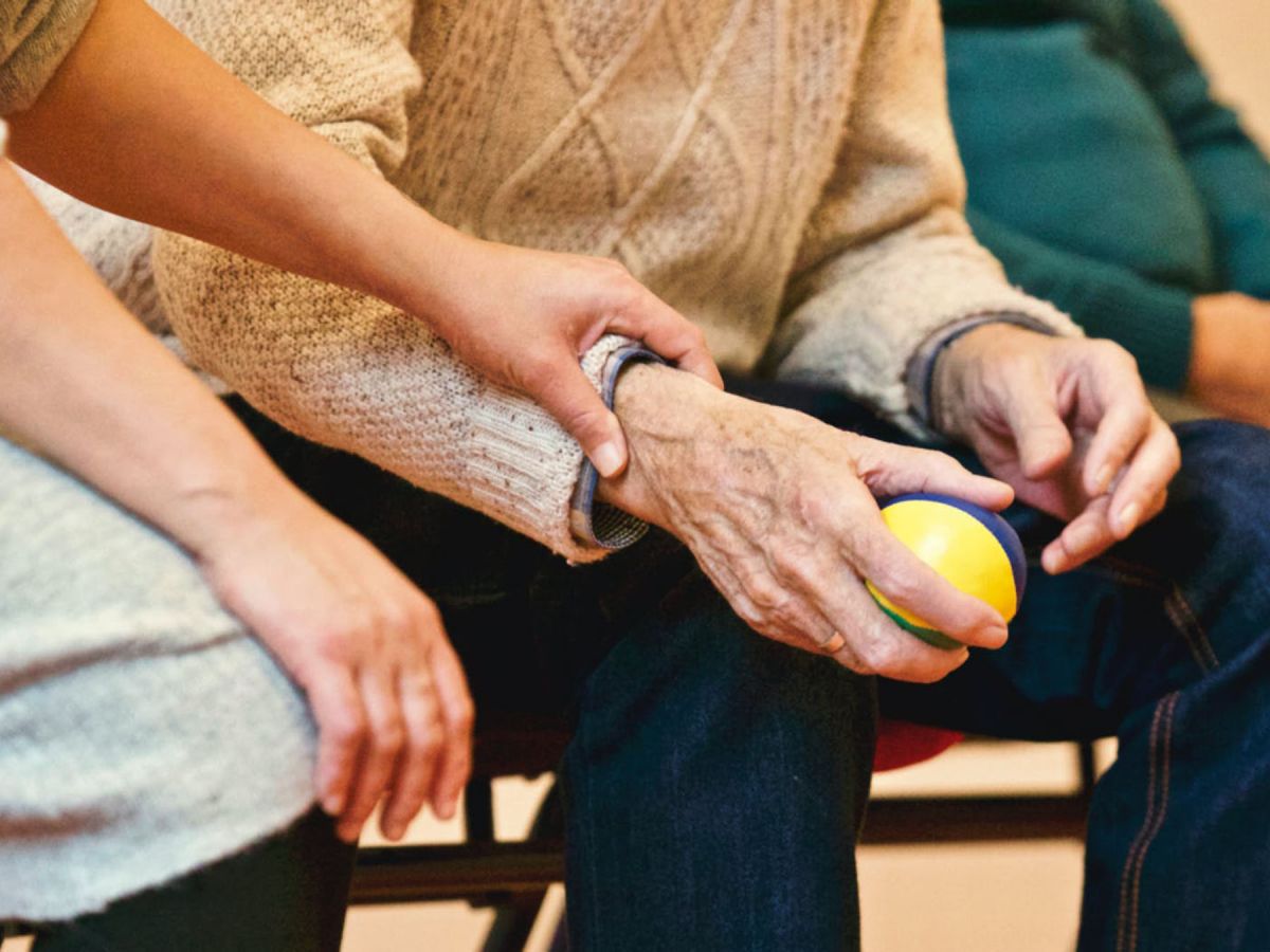 Βοήθεια στο Σπίτι: Αιτήσεις για 2.909 μόνιμες θέσεις