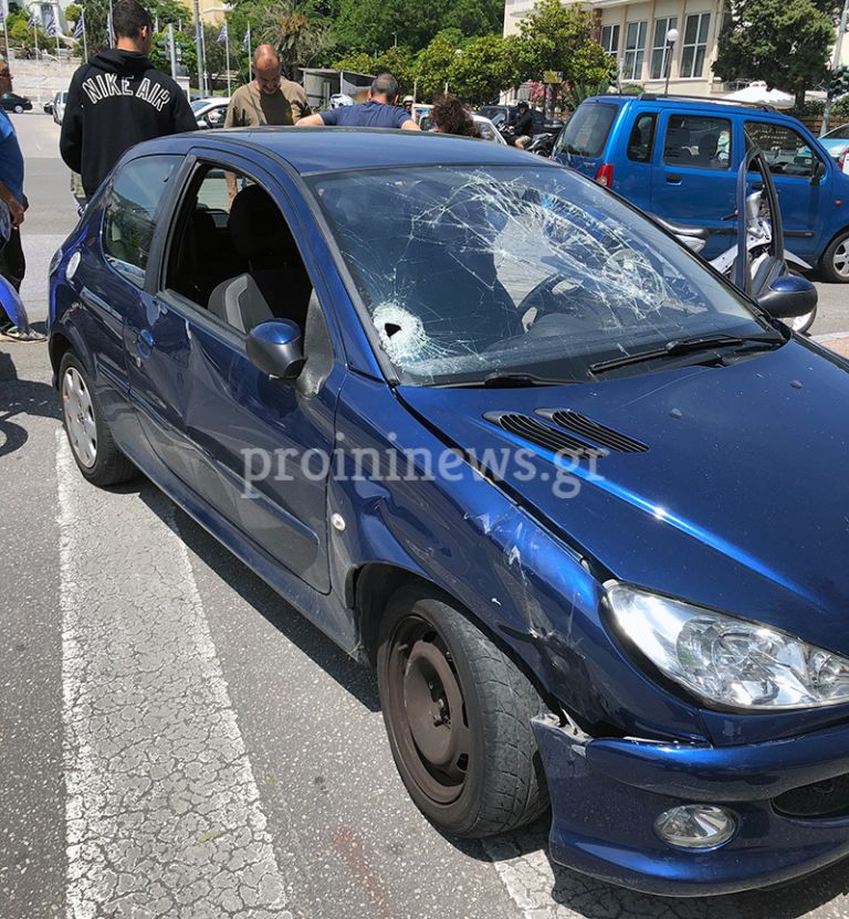 Τροχαίο Καβάλα: Τραυματίας ο οδηγός μηχανής – «Έσκασε» στο παρμπρίζ αυτοκινήτου