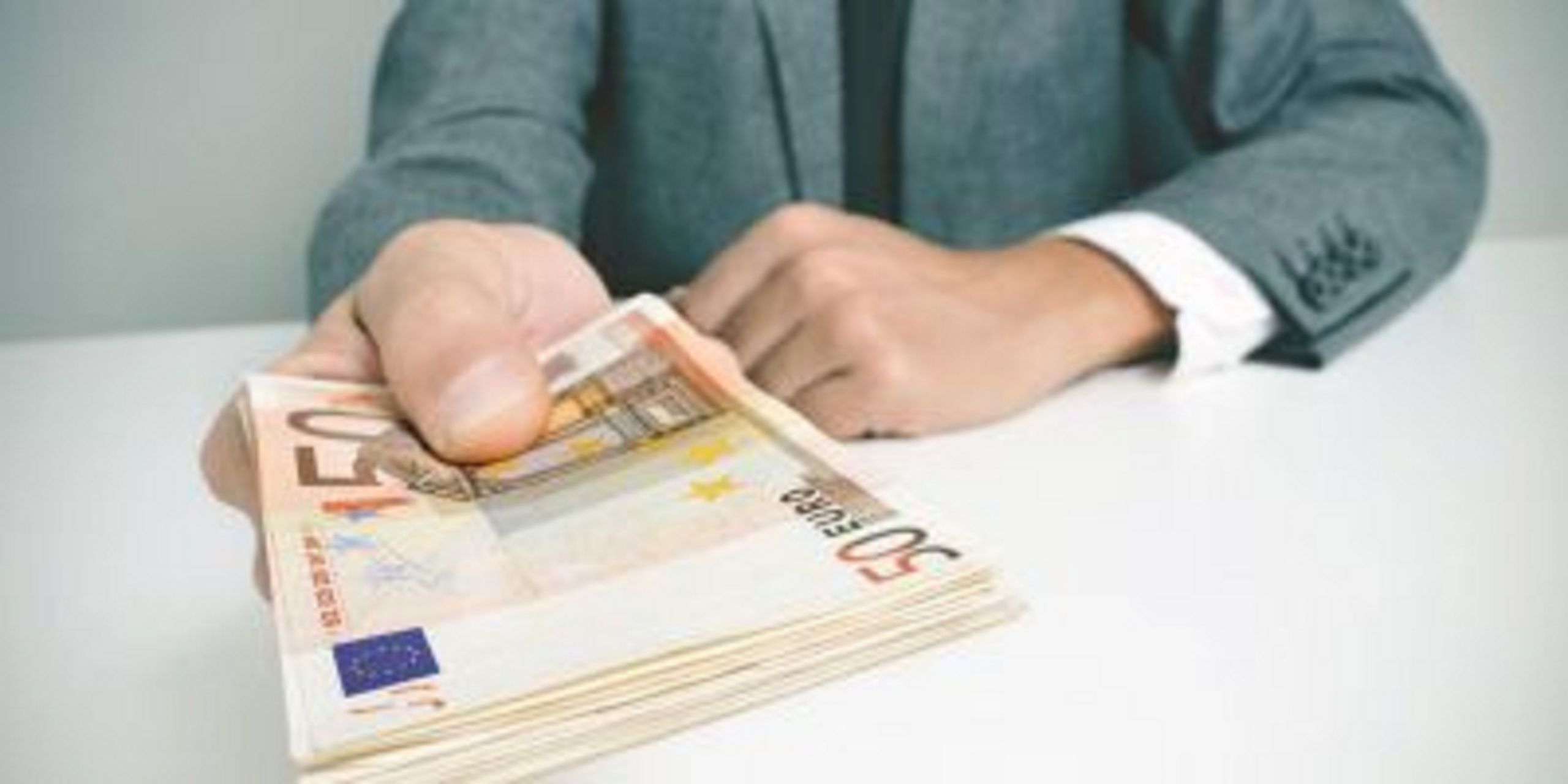 Επιχείρηση ζήτησε 1,8 εκατομμύρια ευρώ για δώρο Πάσχα εργαζόμενου με μισθό 1.159 ευρώ το μήνα