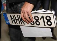 Έτσι μπορείτε να πάρετε πίσω τις πινακίδες σας πληρώνοντας μόνο 10 ευρώ Έτσι μπορείτε να πάρετε πίσω τις πινακίδες σας πληρώνοντας μόνο 10 ευρώ
