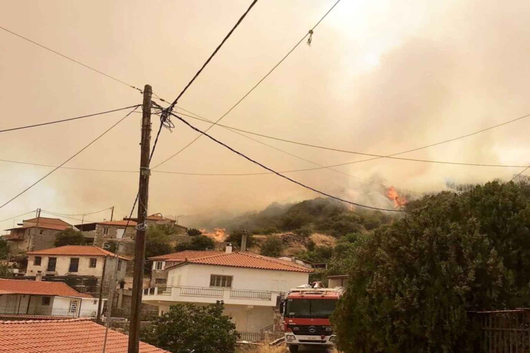 Φωτιά Πεταλίδι Μεσσηνίας: Προληπτική εκκένωση οικισμού