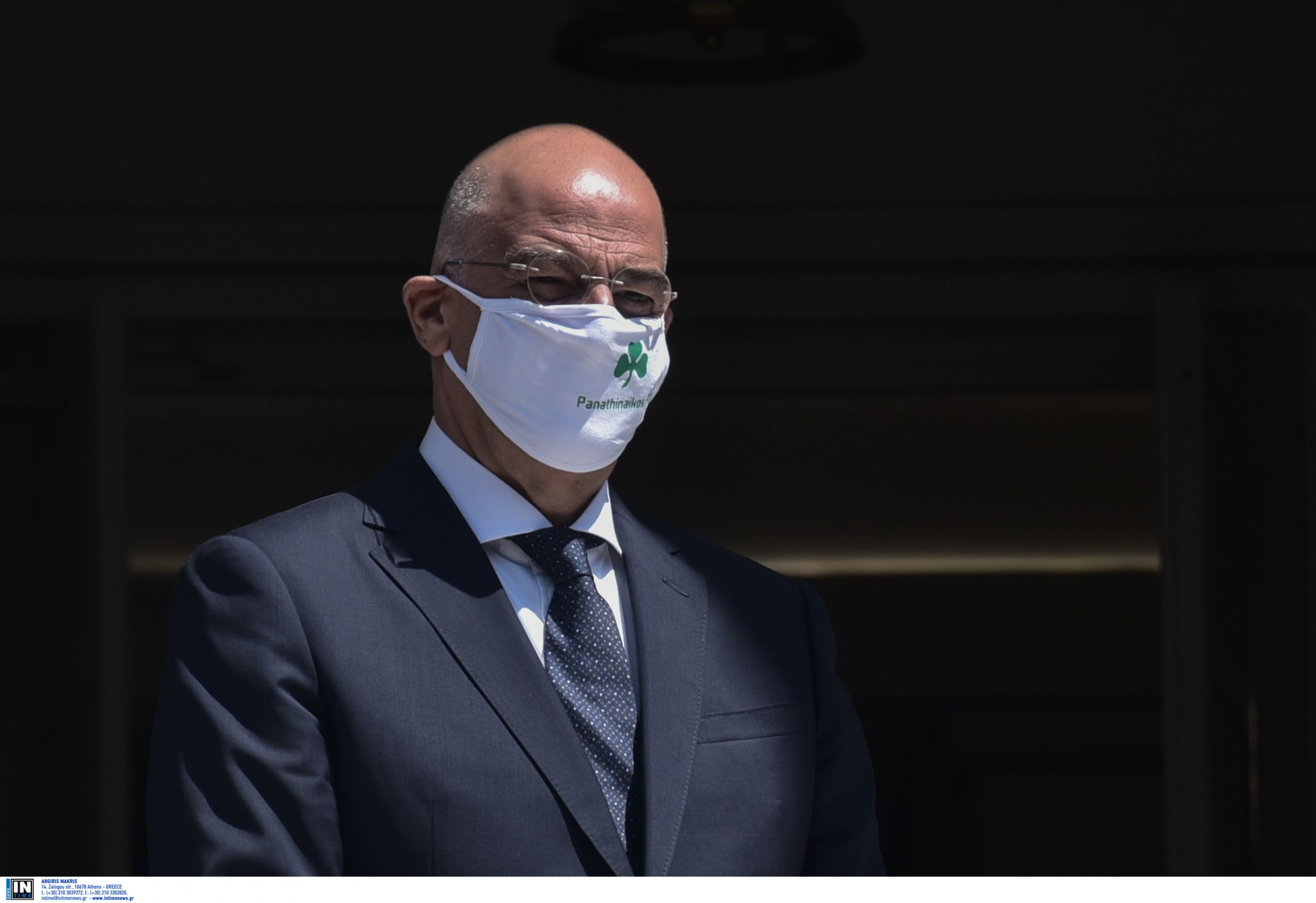 Δένδιας μάσκα Παναθηναϊκού: Έτσι υποδέχτηκε την Ισπανίδα ΥΠΕΞ