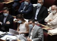 Μάσκες Βουλή: Oι υπουργοί και οι βουλευτές φορούν προστατευτική μάσκα κατά του κορωνοϊού
