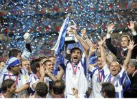 Euro 2004: 16 χρόνια από το μεγαλύτερο ποδοσφαιρικό «θαύμα» Euro 2004: 16 χρόνια από το μεγαλύτερο ποδοσφαιρικό «θαύμα»