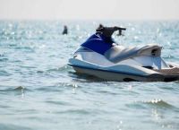 Μύκονος ατύχημα τζετ σκι: Ελεύθερος ο 13χρονος οδηγός που τραυμάτισε την 15χρονη