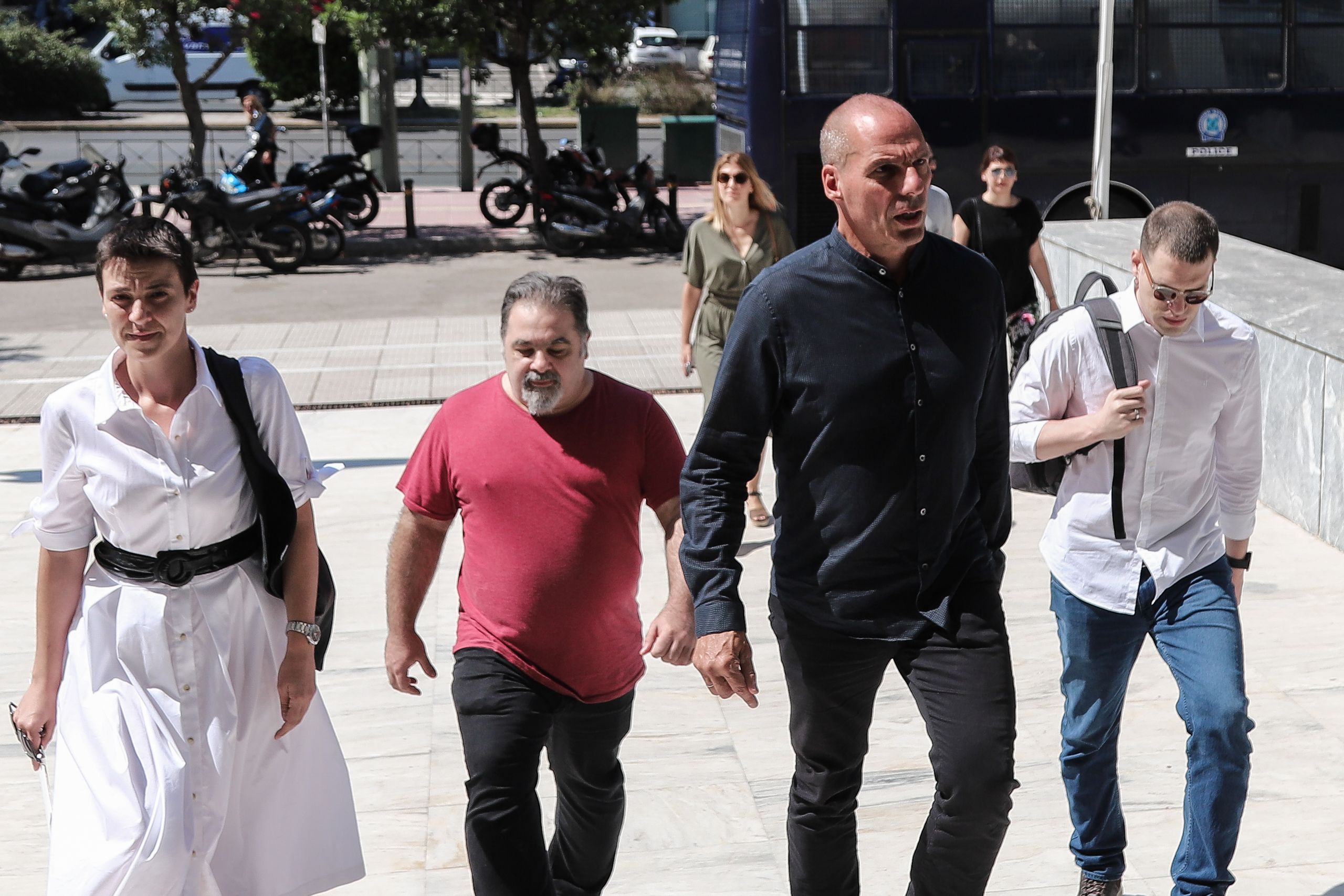 ΜέΡΑ25 νέο καταστατικό: Κατατέθηκε στον Άρειο Πάγο από τον Βαρουφάκη και αντιπροσωπεία του κόμματος