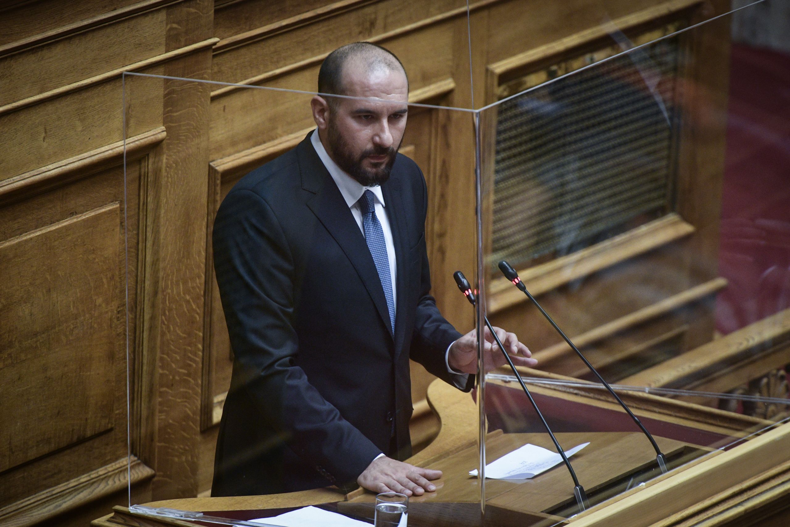 ΣΥΡΙΖΑ Βουλή: Αποχώρησε το κόμμα της αξιωματικής αντιπολίτευσης – «Σας αφήνουμε να το ευχαριστηθείτε»