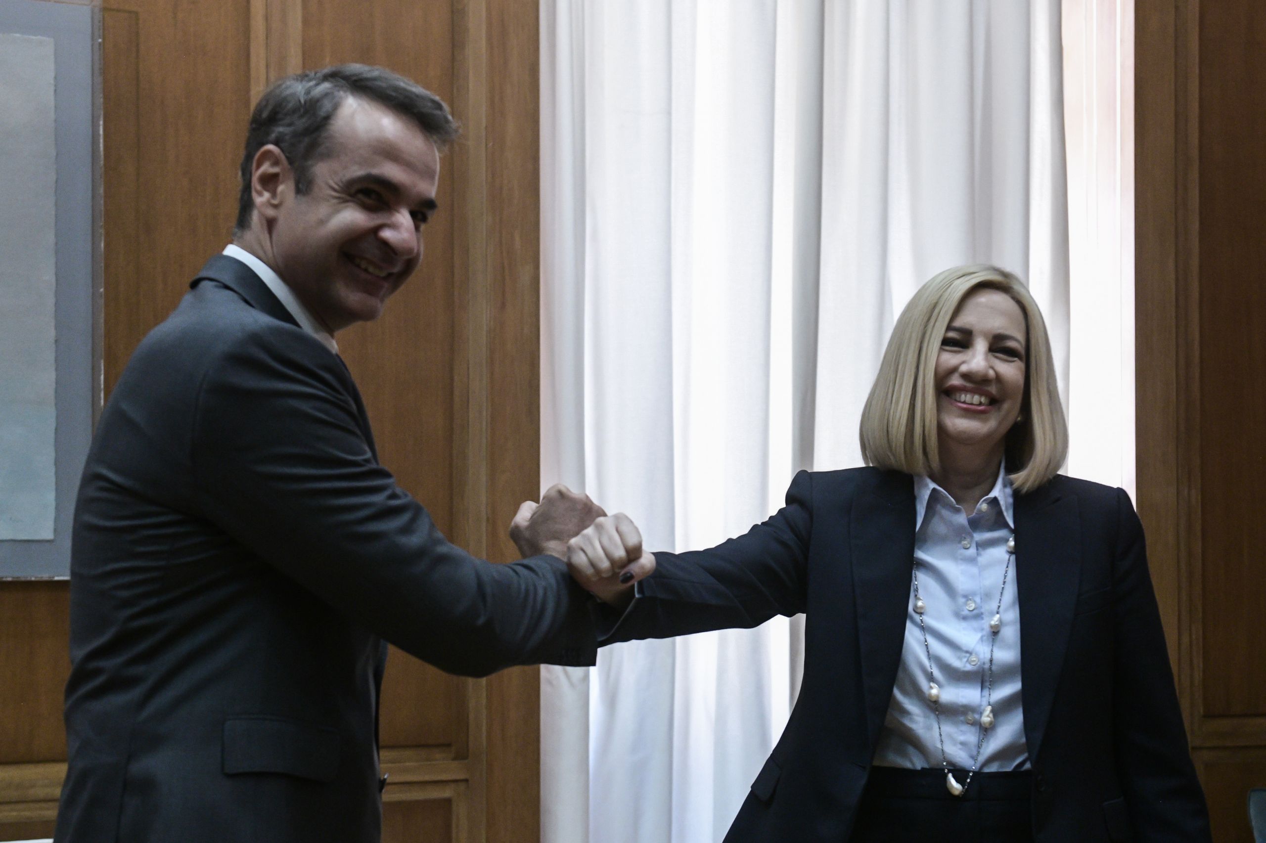 Μητσοτάκης Γεννηματά: Η καθυστέρηση, ο διάλογος και τα «μπράβο»
