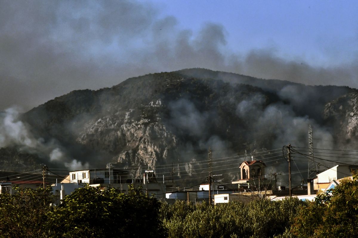Φωτιά Κεχριές Κορινθίας: Ευθύνες στην κυβέρνηση καταλογίζει ο ΣΥΡΙΖΑ