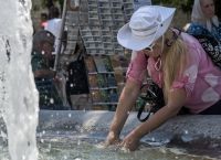 Καλλιάνος καύσωνας: Η προειδοποίηση από το βήμα της Βουλής – «Έρχονται δύσκολες μέρες»