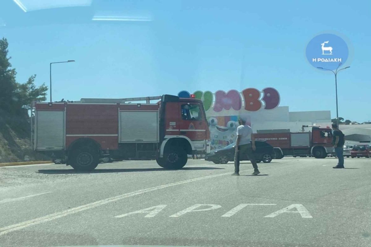 Φωτιά Ρόδος: Ξέσπασε πυρκαγιά κοντά σε κατάστημα παιχνιδιών