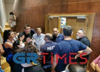 Ξύλο στο δημοτικό συμβούλιο Καλαμαριάς Ξύλο στο δημοτικό συμβούλιο Καλαμαριάς