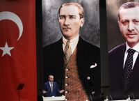 Ο Ερντογάν θάβει για πάντα τον Κεμάλ