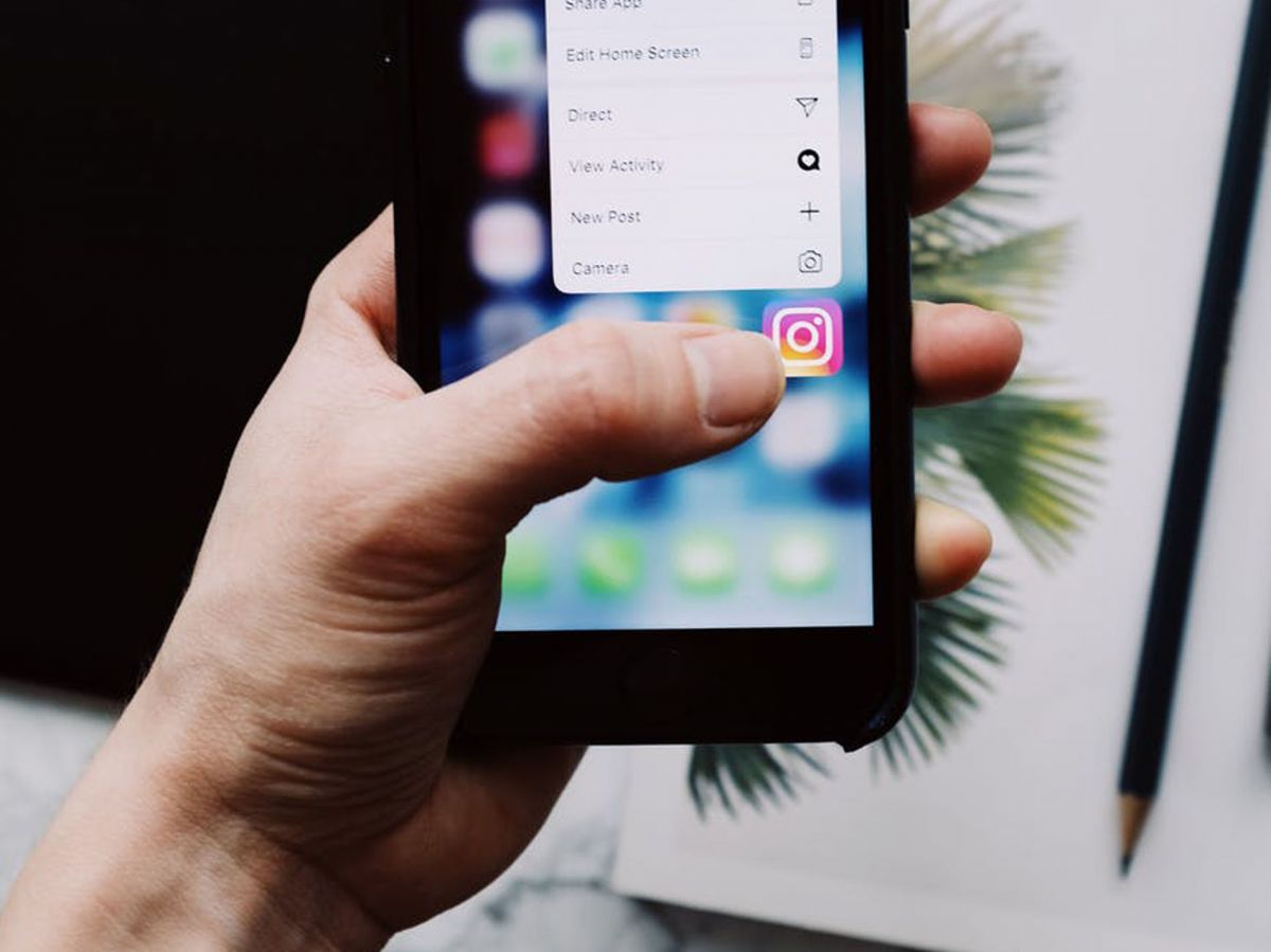 Instagram: Αυτό είναι το κόλπο για να αποθηκεύονται οι φωτογραφίες που βλέπουν οι χρήστες