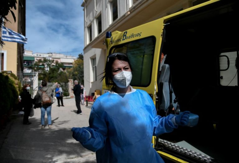 Θεσσαλονίκη: Νεκρή δημοτική υπάλληλος που έπεσε από μπαλκόνι [pics+vid]