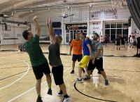 Ο Σύριζα πήρε μπάλα και παίζει μπάσκετ