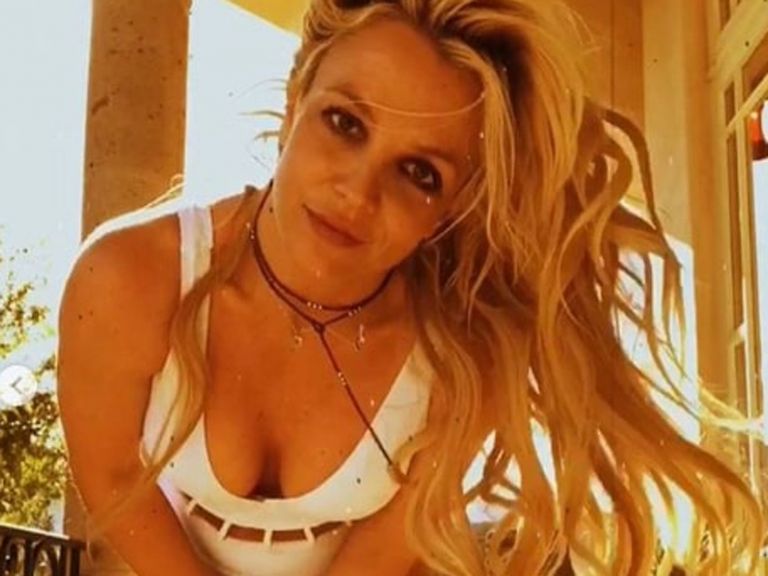 Britney Spears: Καθησυχάζει τους θαυμαστές που ανησυχούν για την ψυχολογική της υγεία [pic]