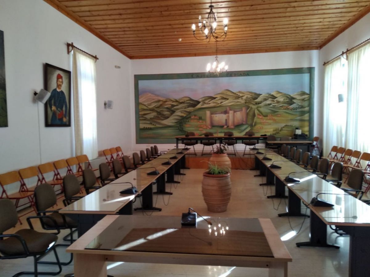 Κατάληψη Δήμος Κρήτη: Πρόεδρος κοινότητας «κατέλαβε» δημαρχείο για να διαμαρτυρηθεί για το νερό